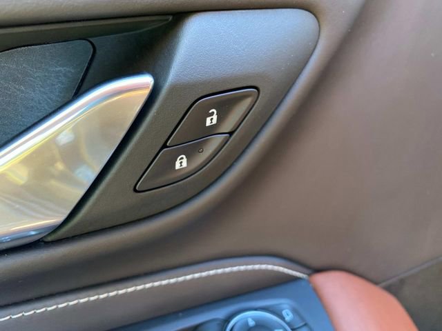 Used 2023 GMC Yukon Denali Ultimate image 16