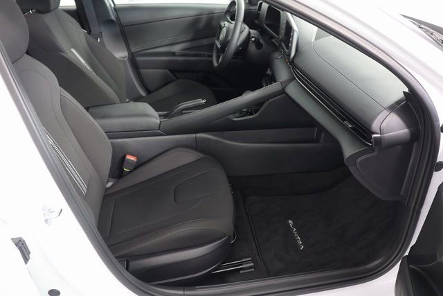 Used 2025 Hyundai Elantra Sport FWD image 22