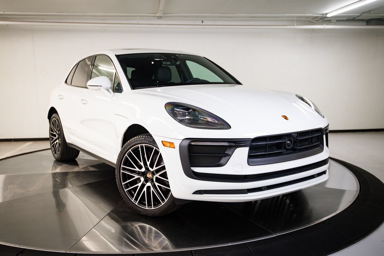 Certified 2023 Porsche Macan AWD/4WD image 9