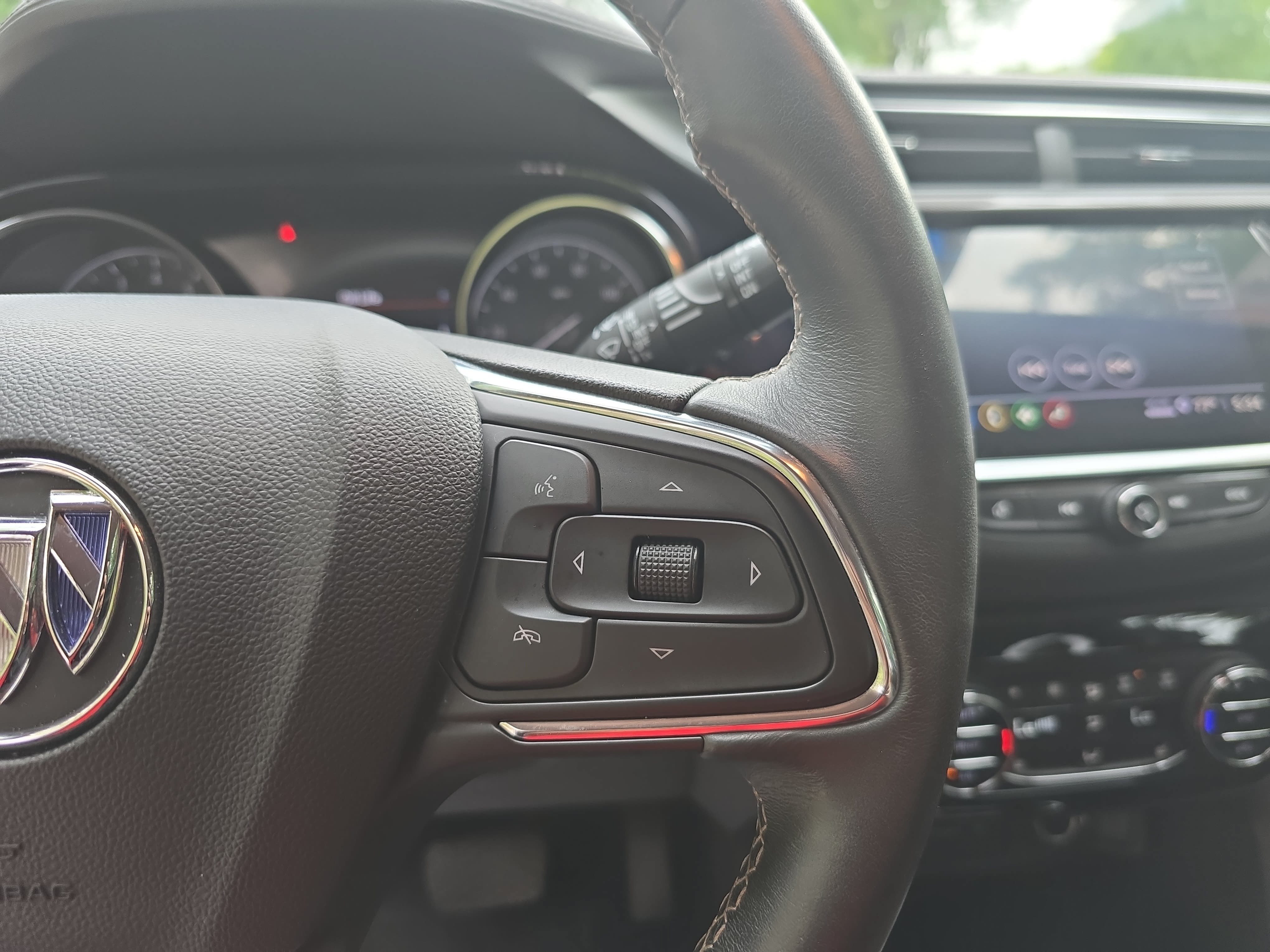 Used 2023 Buick Encore GX Select w/ Sport Touring Package FWD image 17