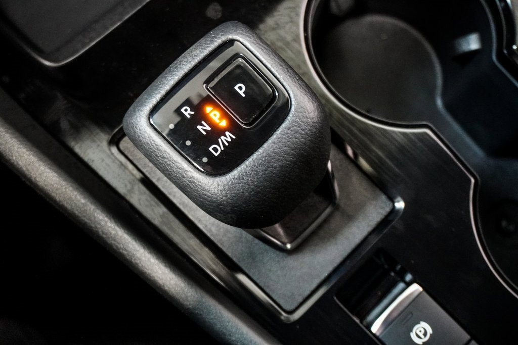 Used 2023 Nissan Rogue S image 23