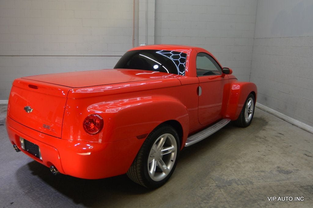 Used 2003 Chevrolet SSR w/ Preferred Equipment Group RWD image 6