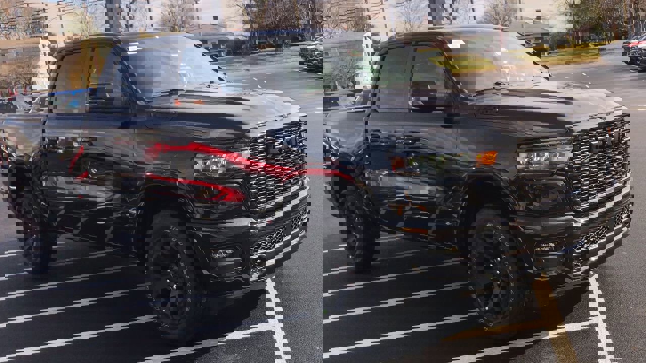 New 2026 RAM 1500 4x4 Crew Cab image 2