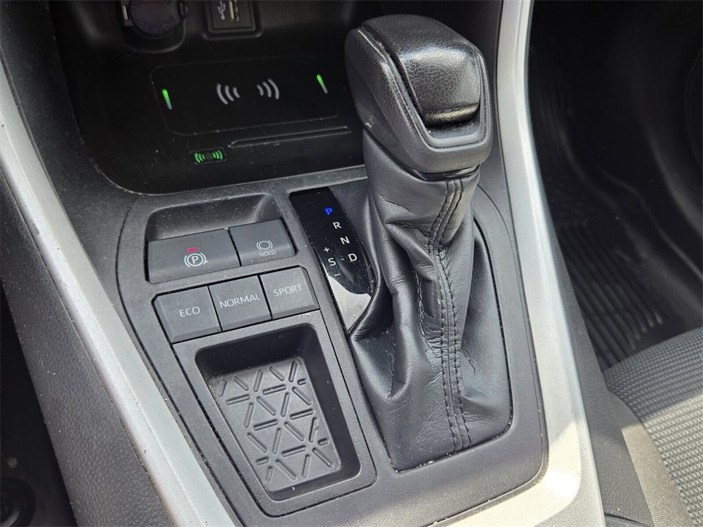 Used 2023 Toyota RAV4 LE image 19