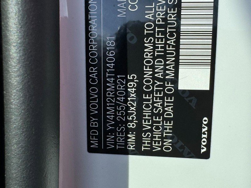 New 2026 Volvo XC60 B5 Ultra w/ Climate Package image 18