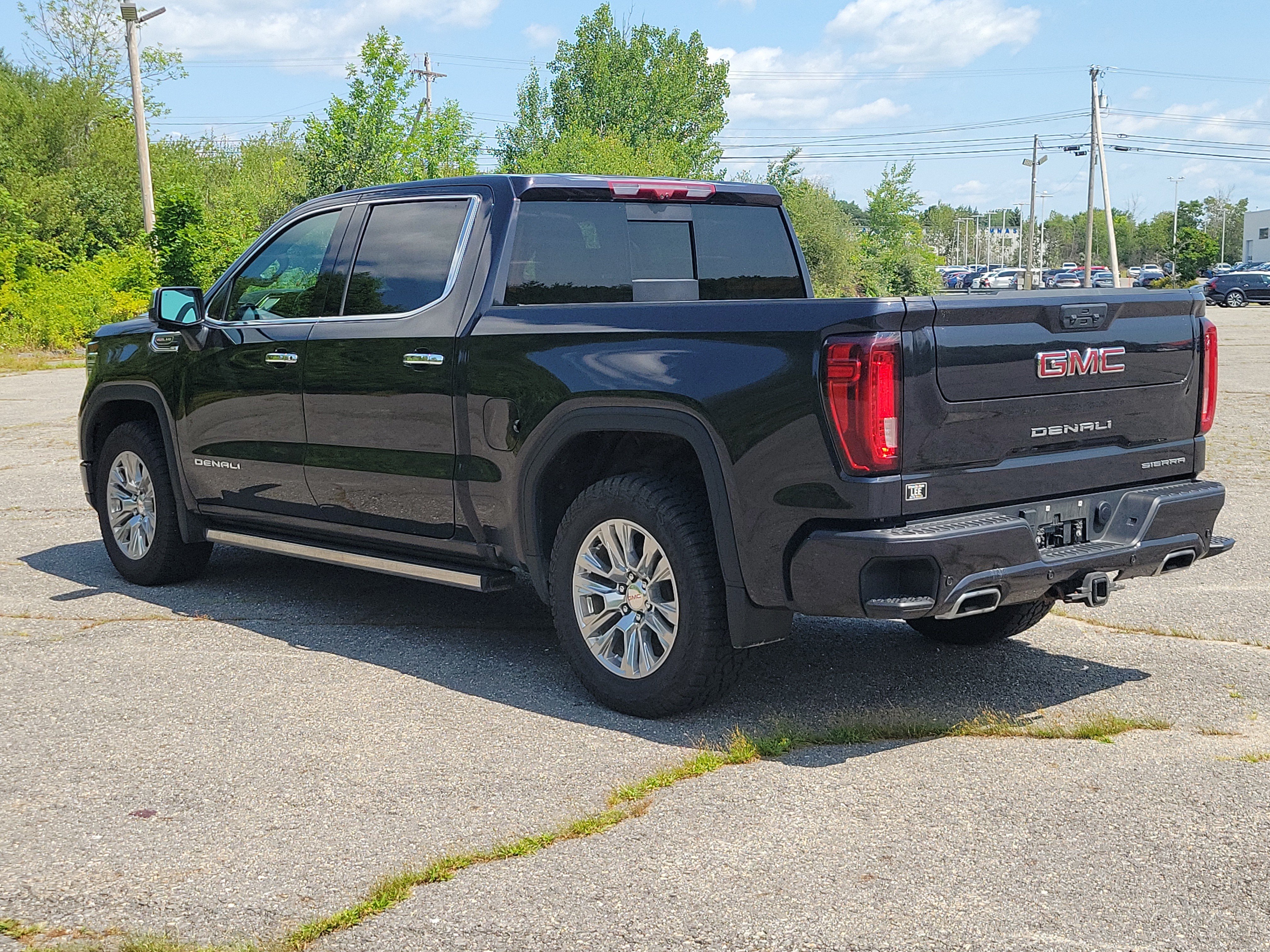 Used 2025 GMC Sierra 1500 Denali w/ Technology Package AWD/4WD image 7