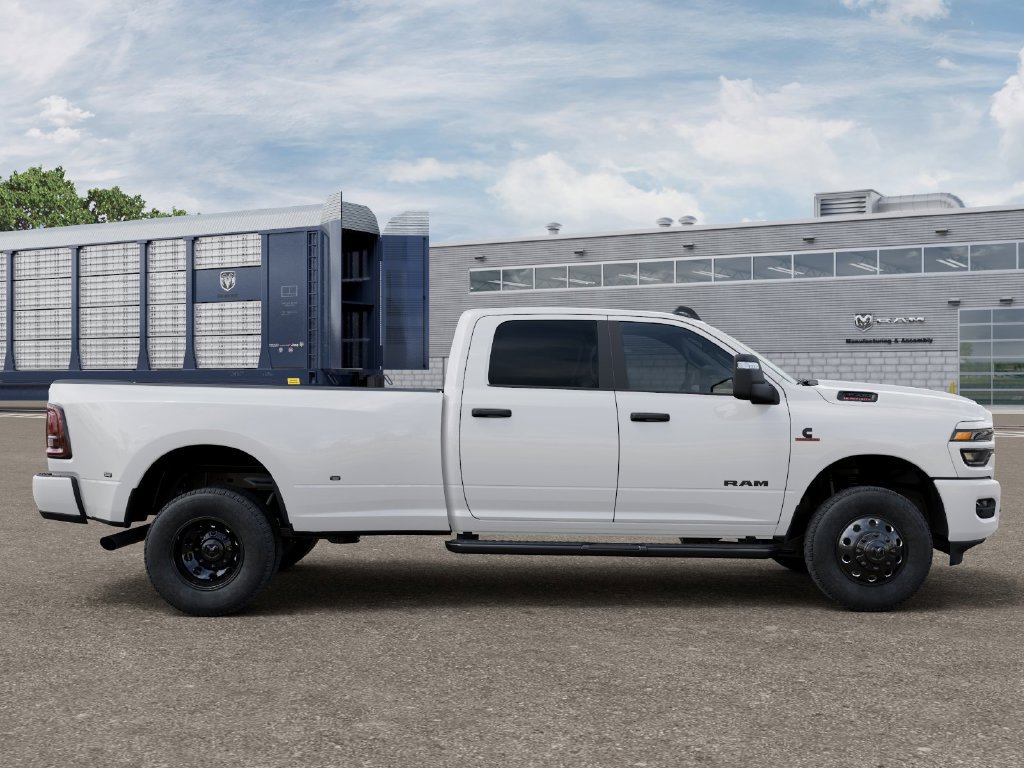 New 2026 RAM 3500 Big Horn AWD/4WD image 22