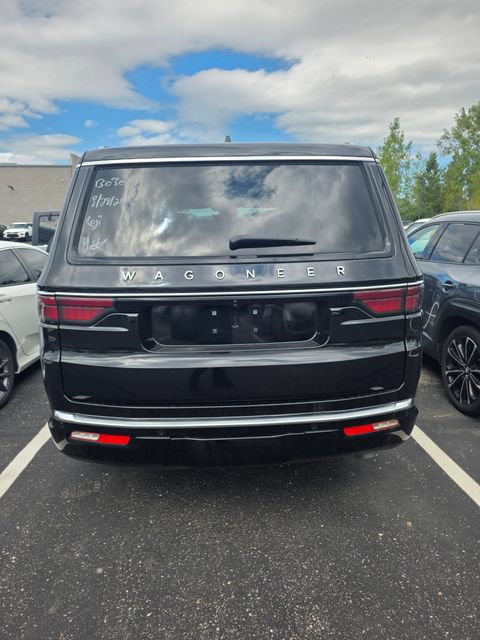 Used 2024 Jeep Wagoneer 4WD w/ Premium Group I image 6