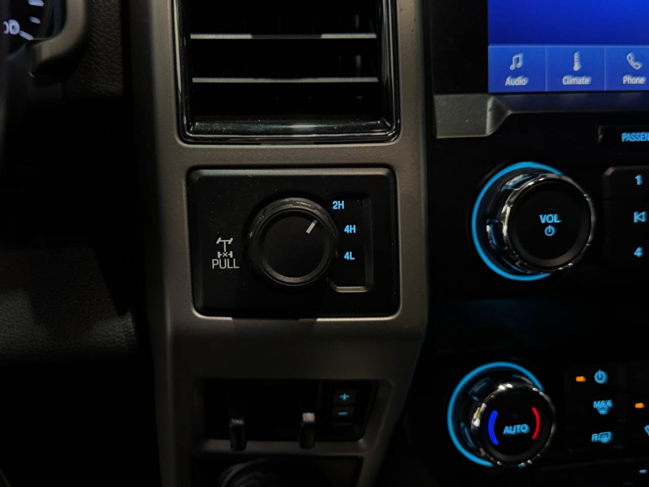 Used 2020 Ford F250 Lariat AWD/4WD image 9