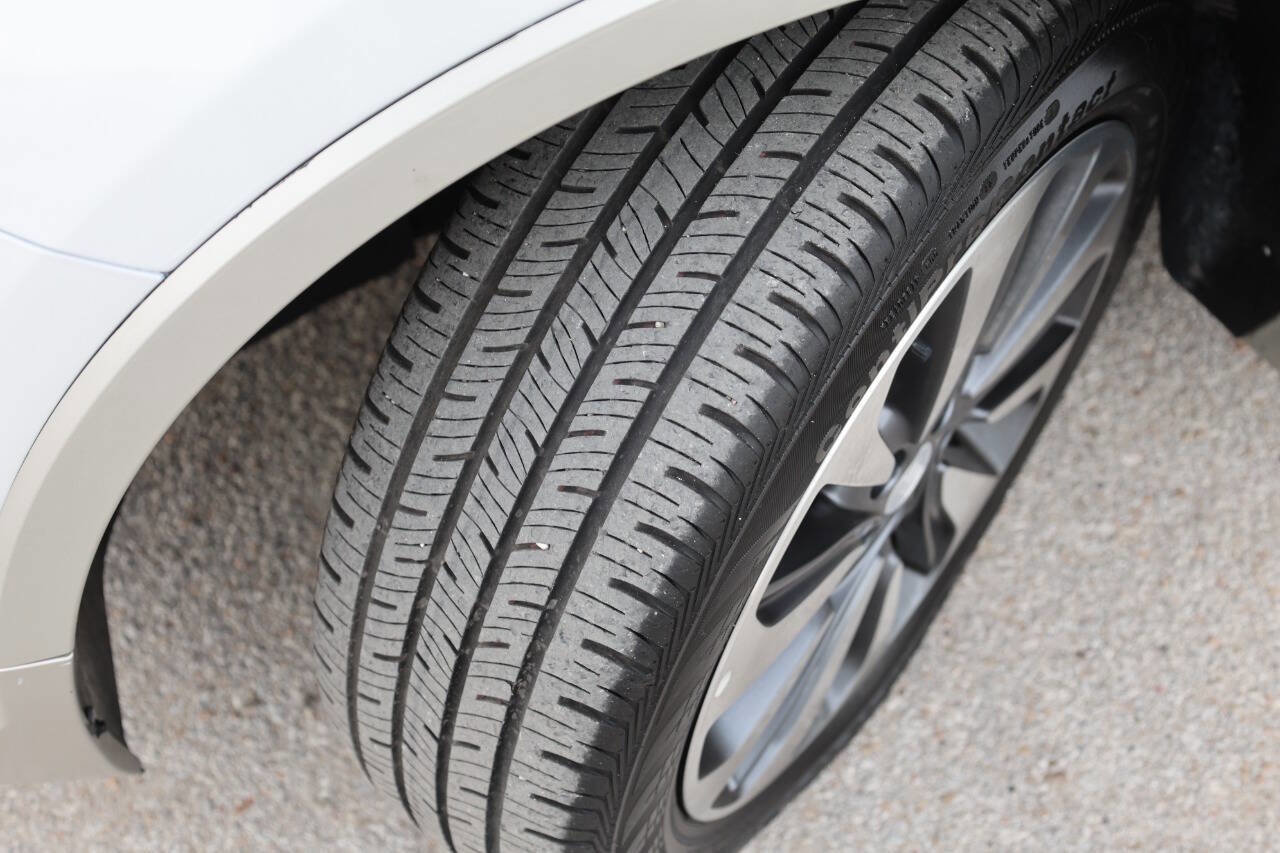 Used 2019 Buick Encore Essence image 25