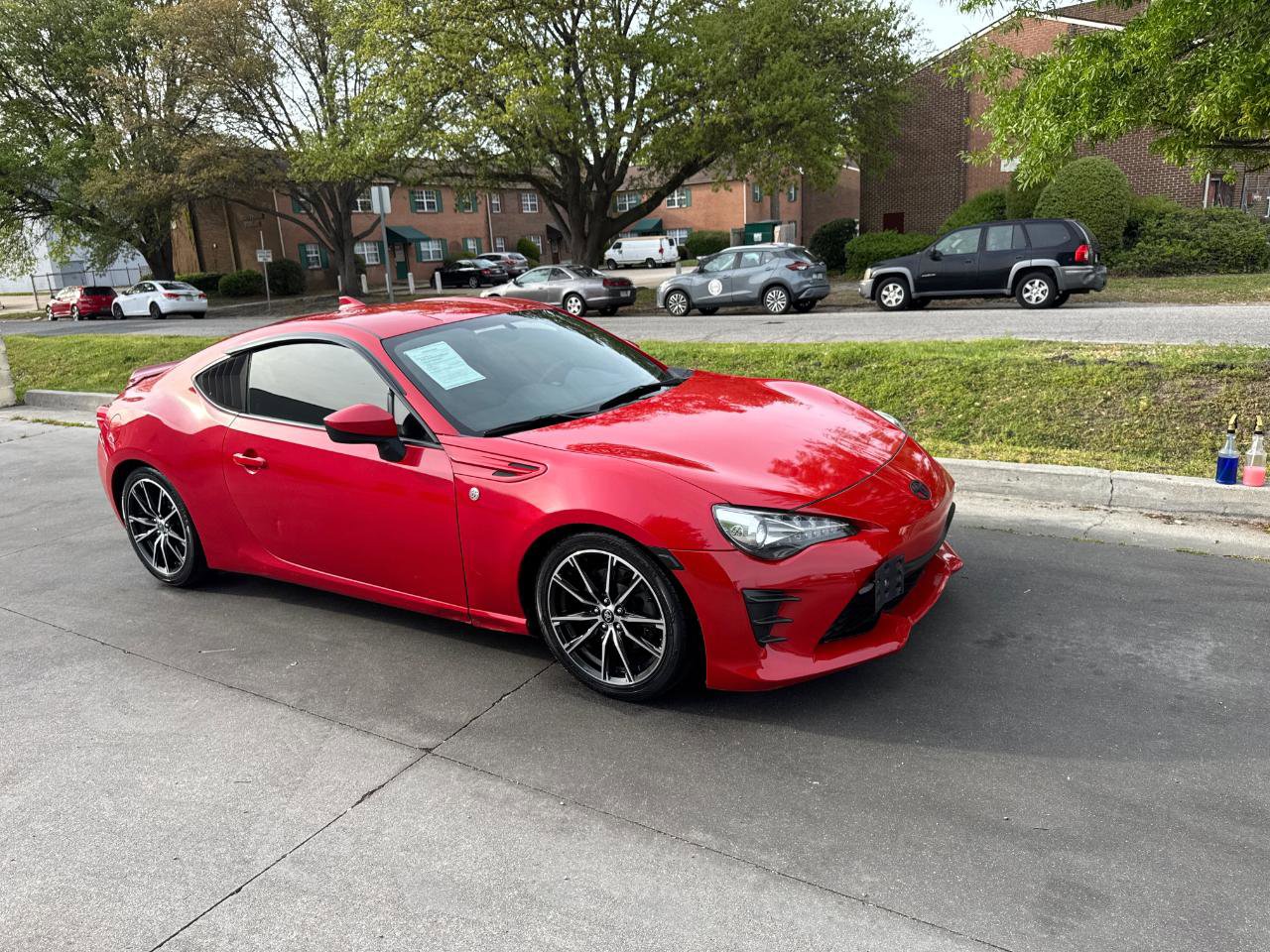 Used 2017 Toyota 86 image 2