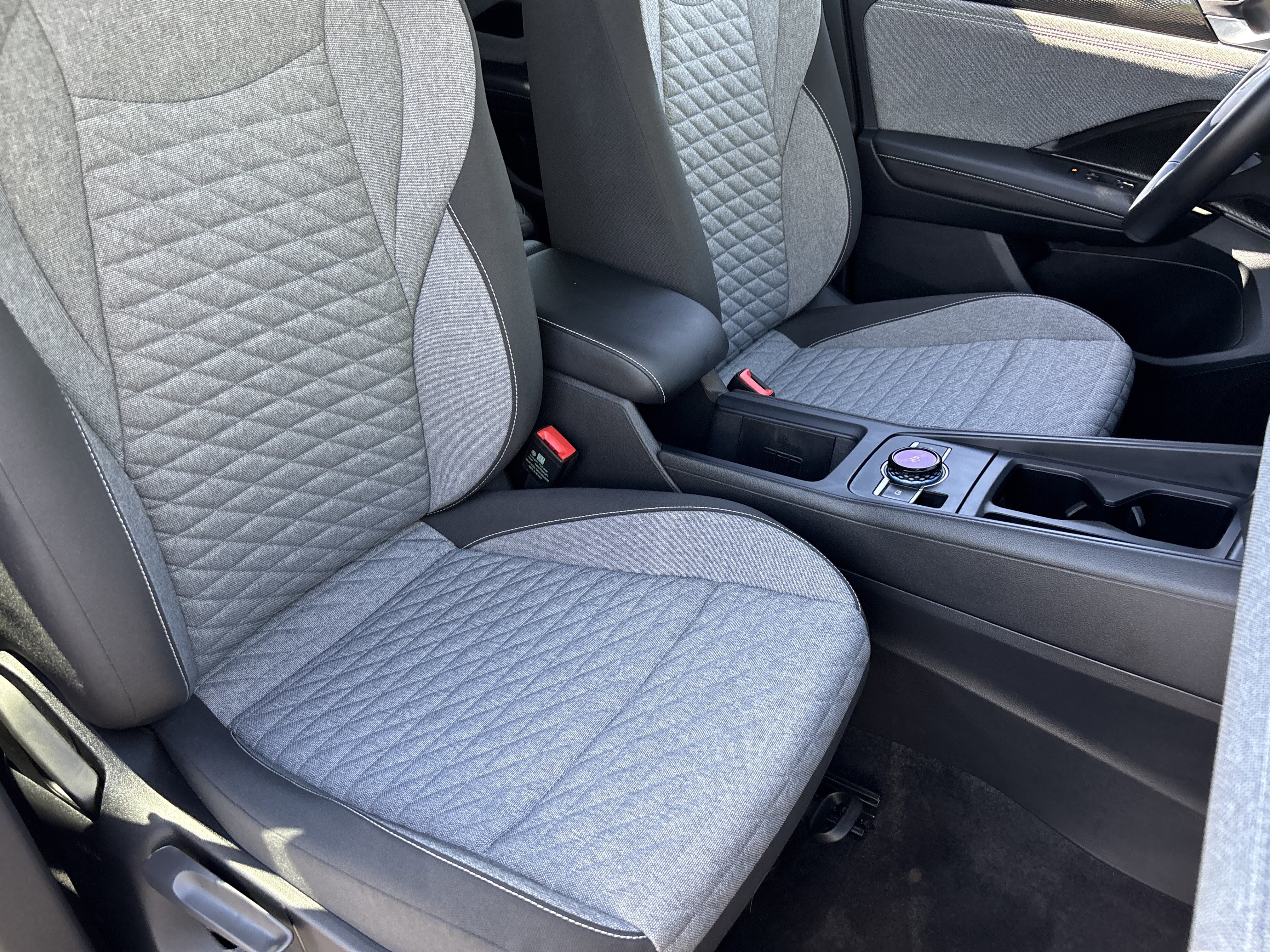 Used 2025 Volkswagen Tiguan S image 8