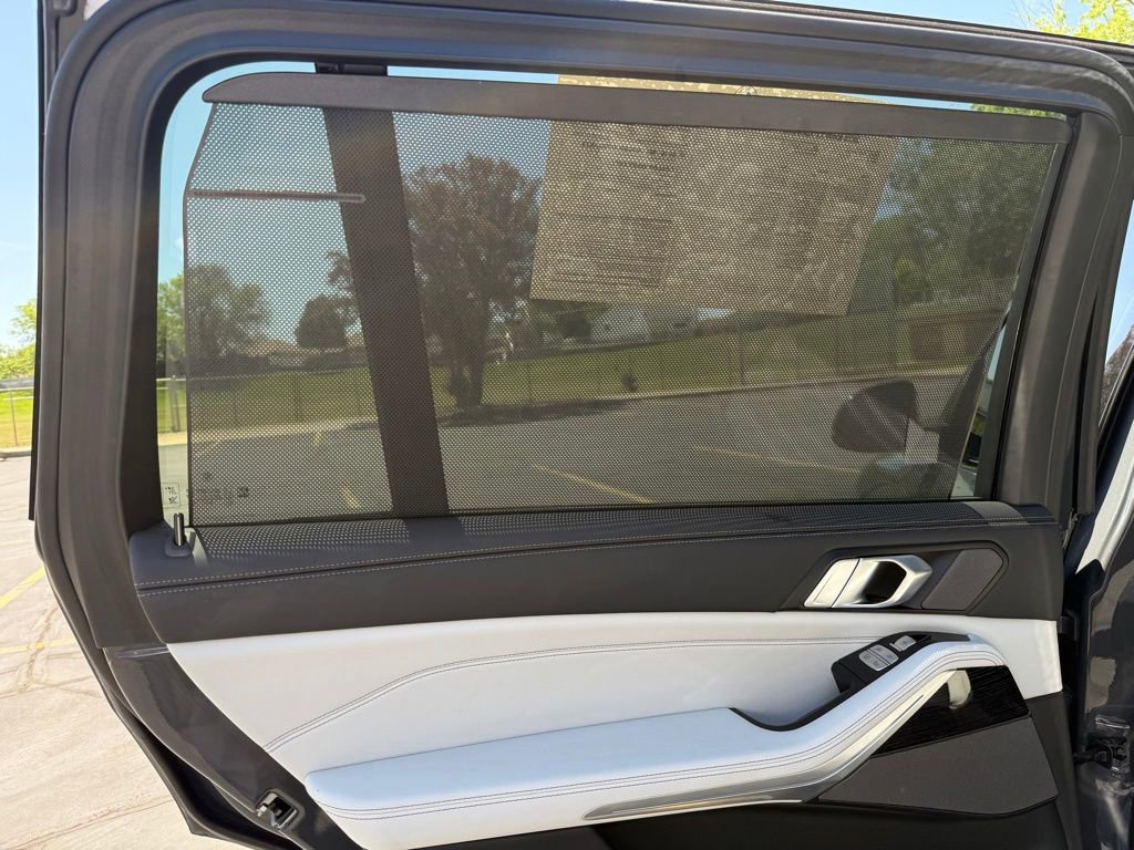 Used 2025 BMW X7 xDrive40i w/ Executive Package AWD/4WD image 18