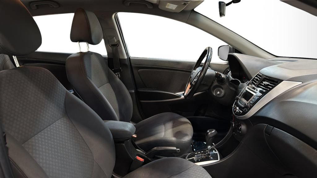 Used 2014 Hyundai Accent SE FWD image 11