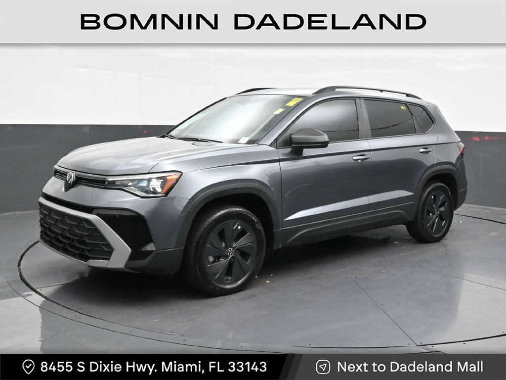 Used 2025 Volkswagen Taos S FWD image 1
