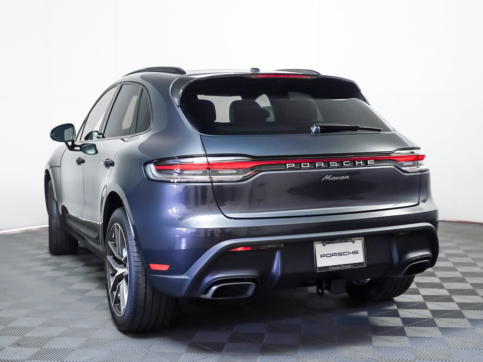 New 2026 Porsche Macan image 3