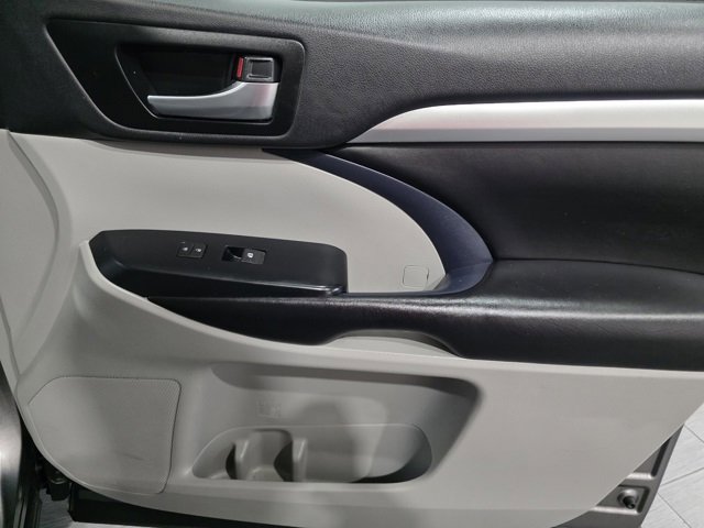 Used 2019 Toyota Highlander XLE image 13