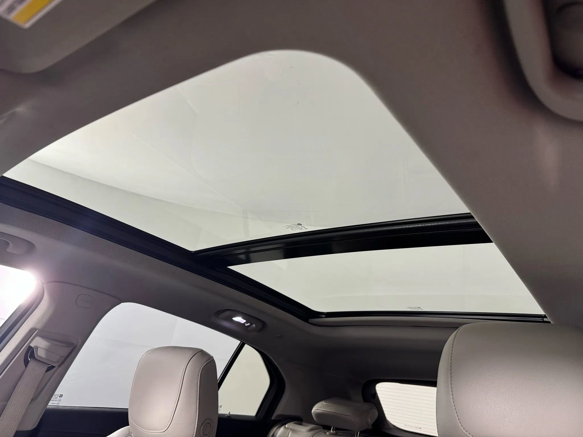 Used 2019 Cadillac XT4 Luxury w/ Cold Weather Package image 25