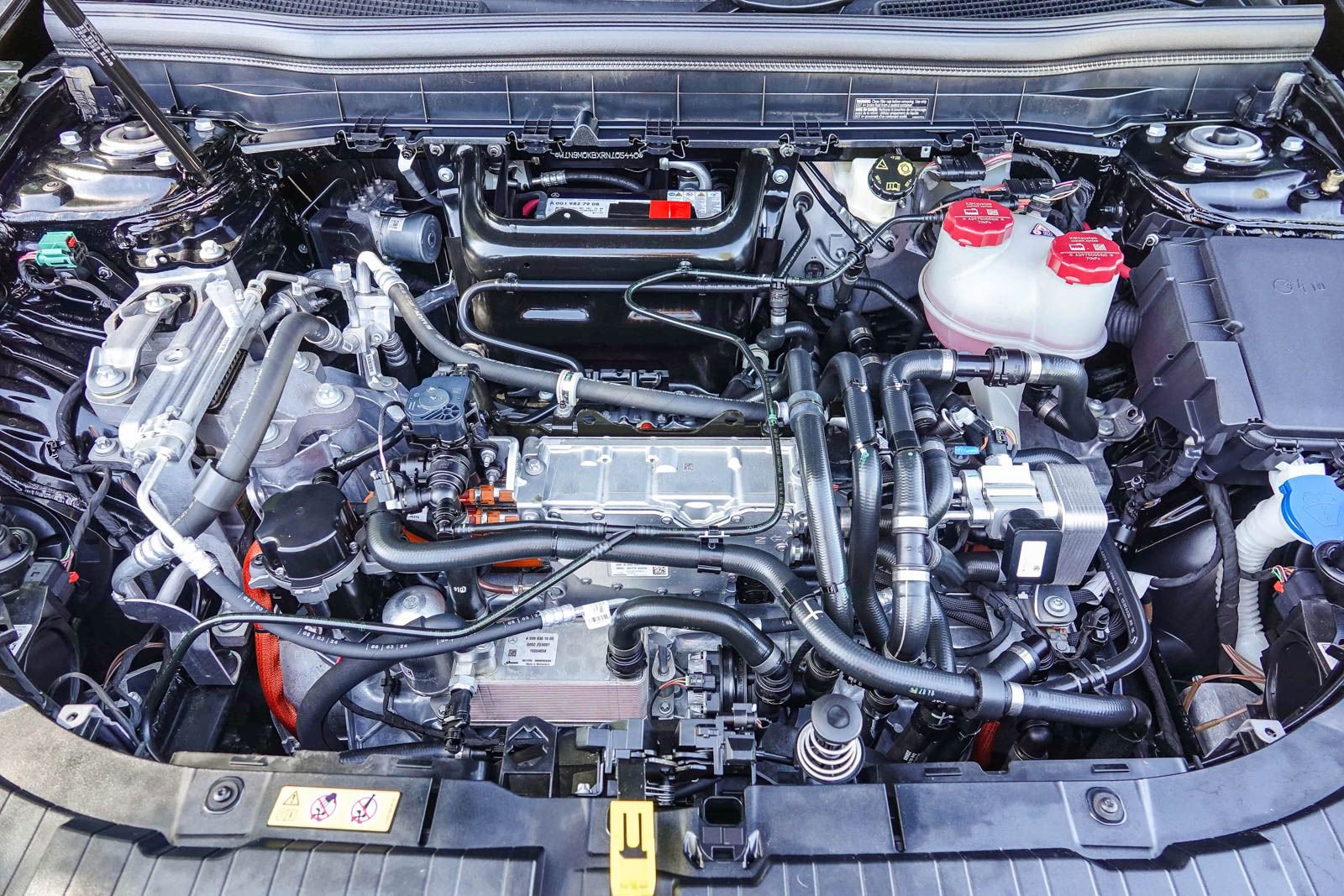 Used 2024 Mercedes-Benz EQB 300 4MATIC image 27