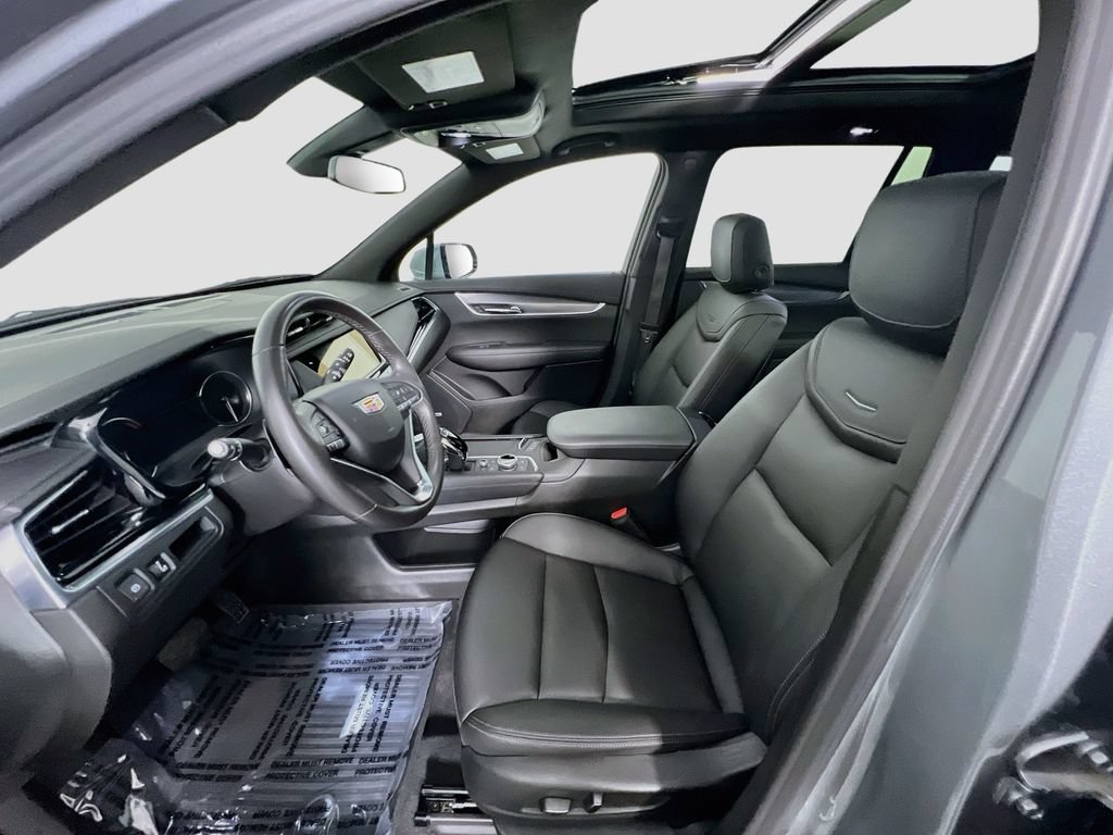 Certified 2024 Cadillac XT6 Luxury w/ LPO, Floor Liner Package AWD/4WD image 20
