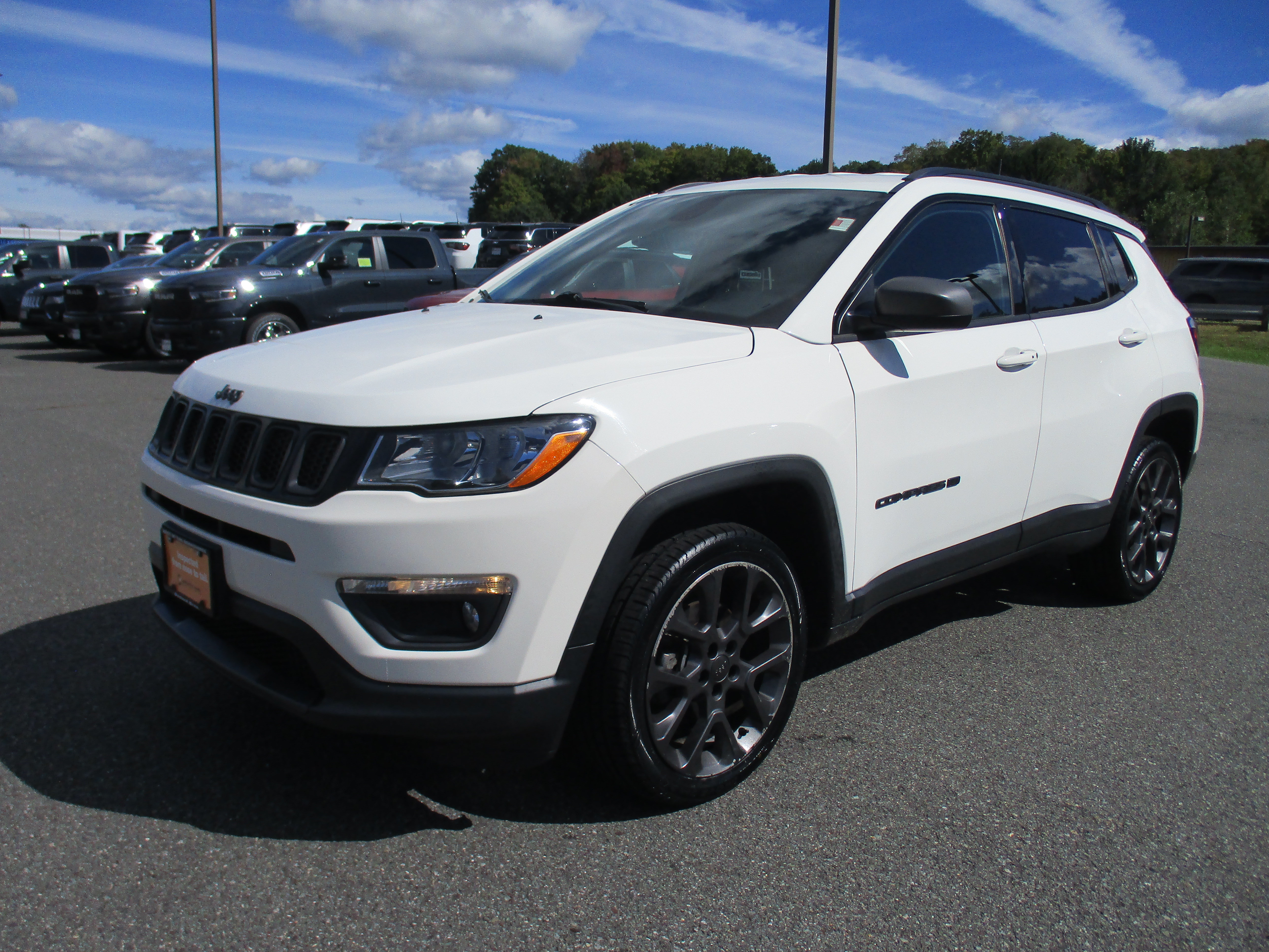 Certified 2021 Jeep Compass Latitude AWD/4WD image 1