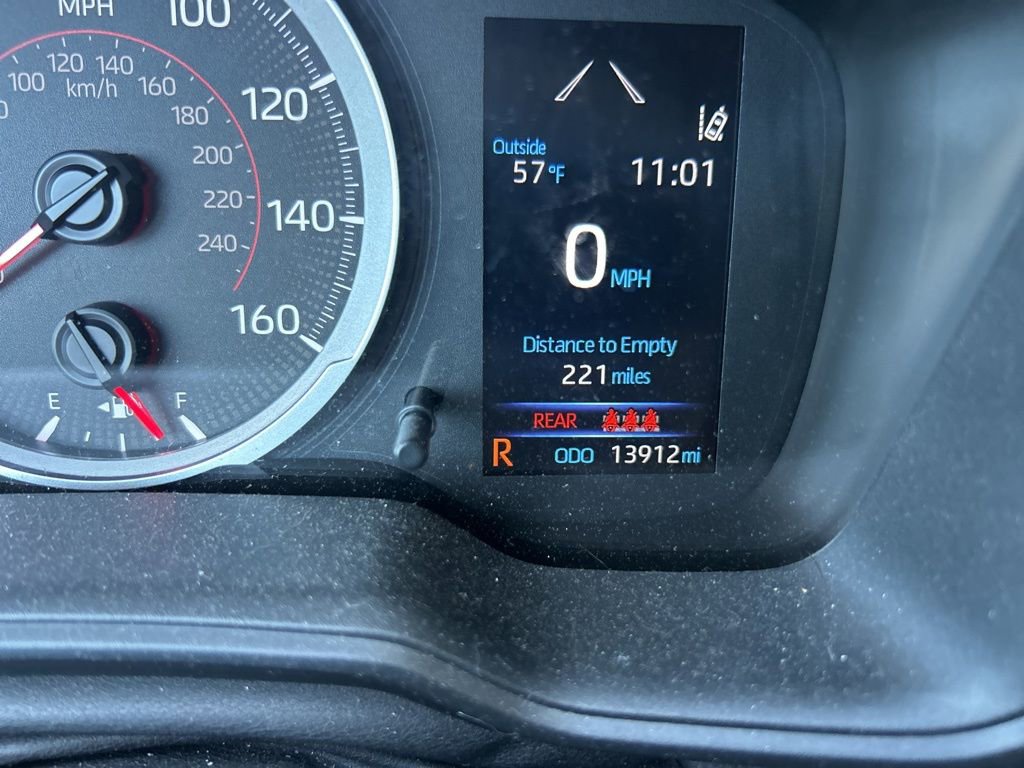 Used 2022 Toyota Corolla SE image 19