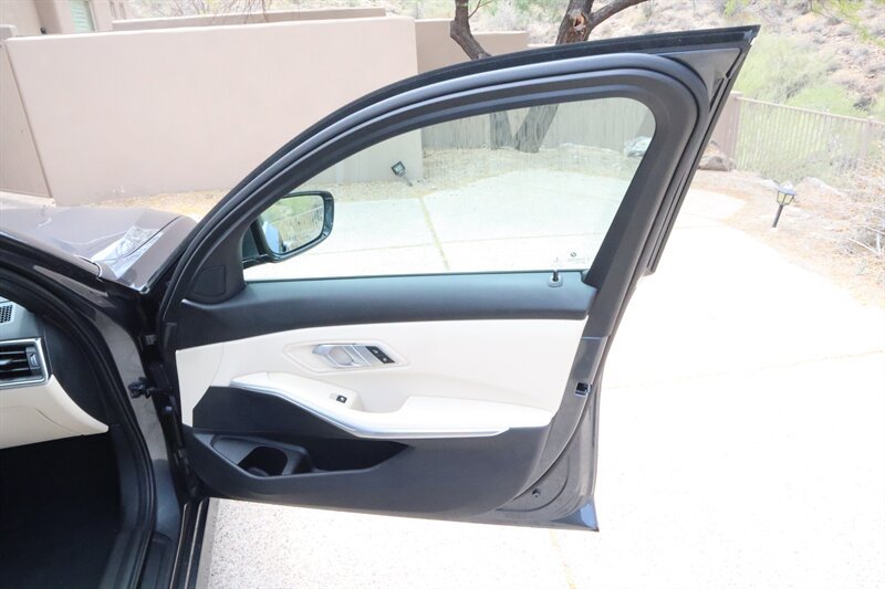 Used 2021 BMW 330e w/ Convenience Package RWD image 13