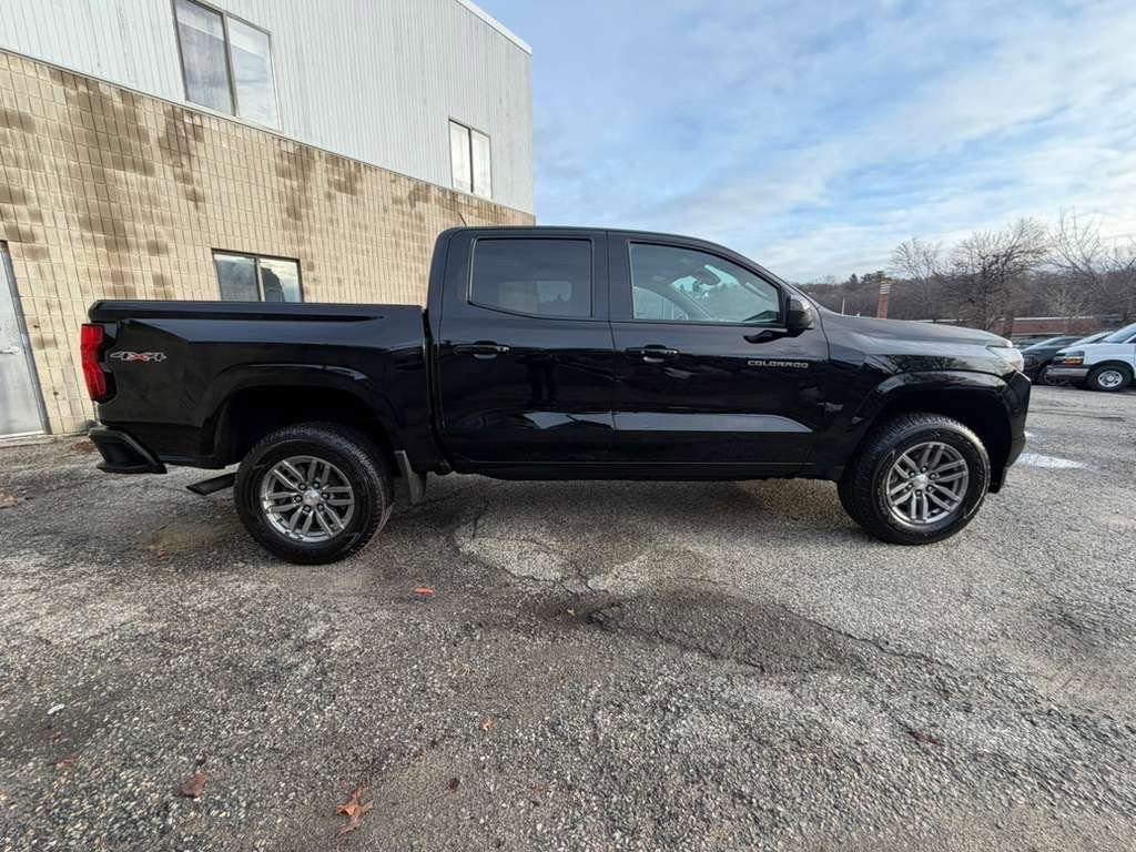 Used 2023 Chevrolet Colorado LT image 7