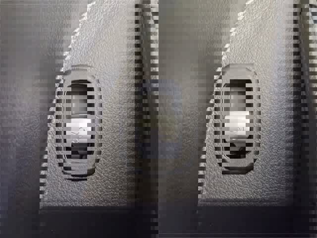 Certified 2025 Mercedes-Benz GLC 300 4MATIC image 37