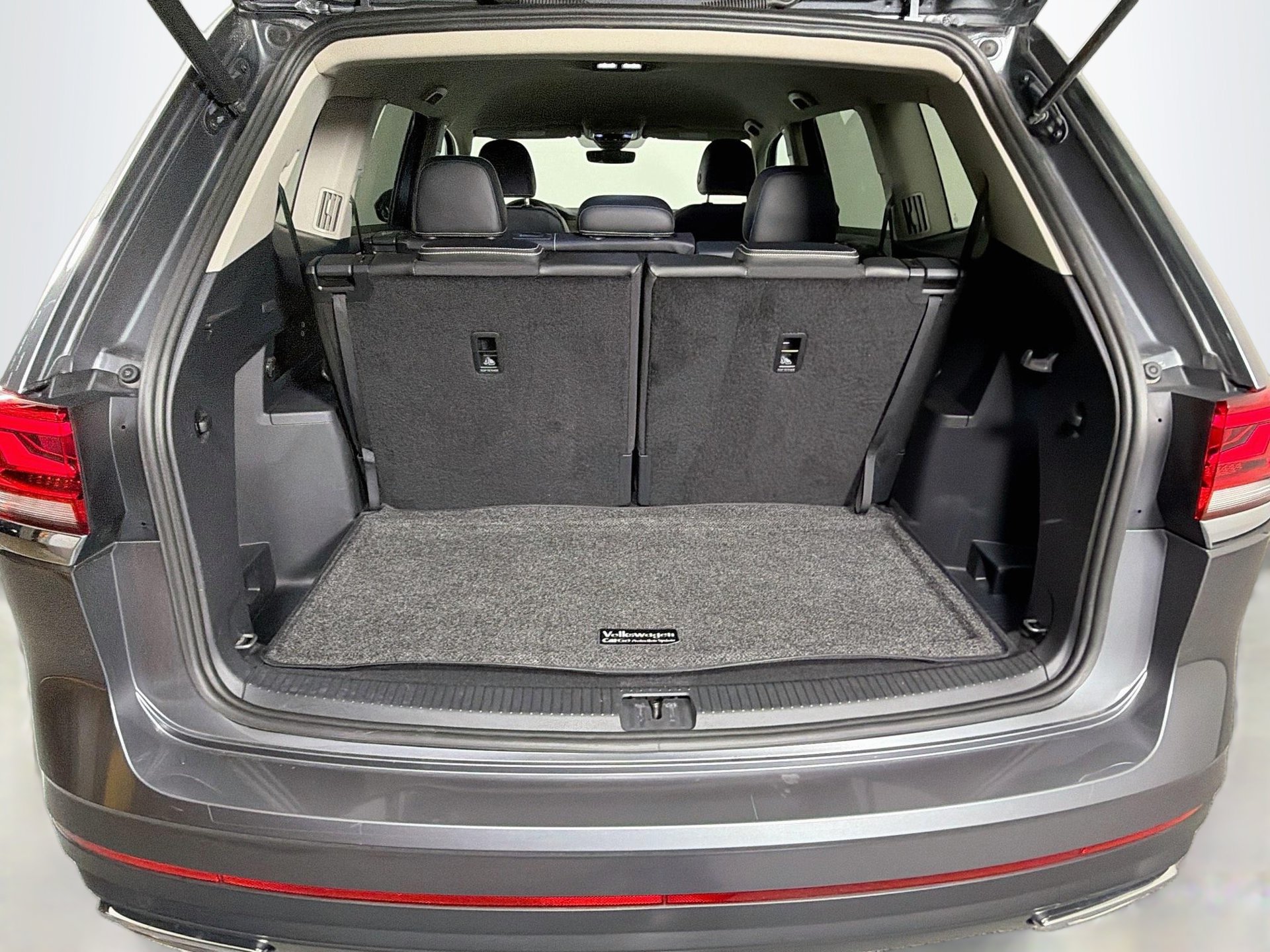 Certified 2024 Volkswagen Atlas SE FWD image 25
