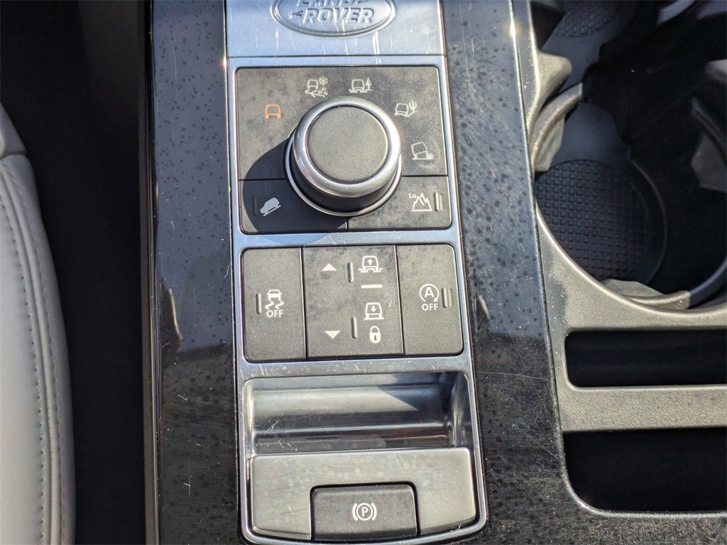 Used 2019 Land Rover Discovery HSE image 14