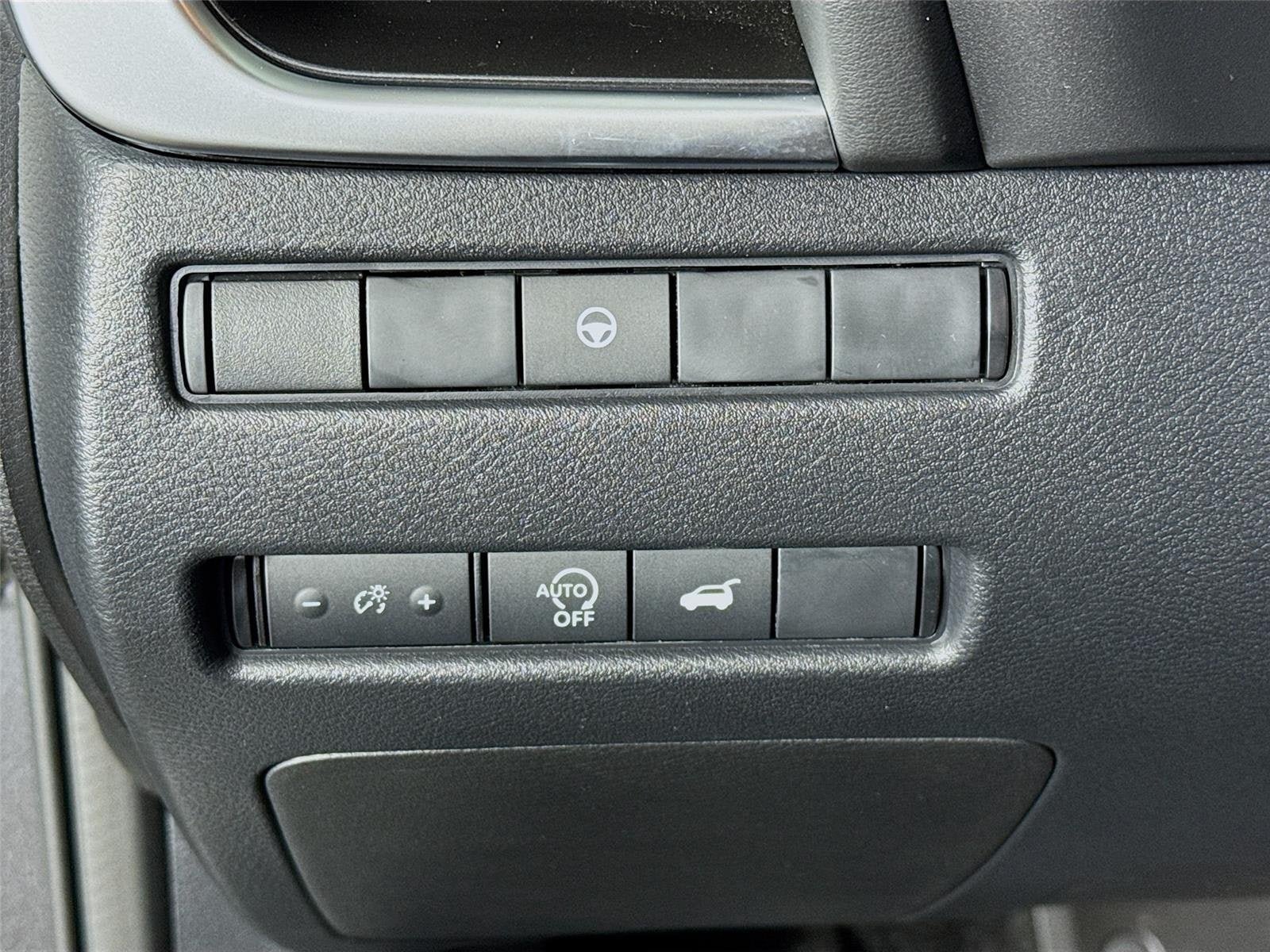 Certified 2026 Nissan Rogue SV FWD image 10