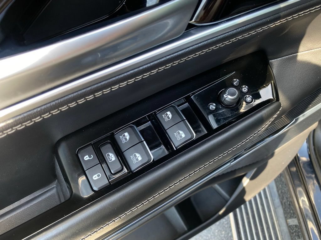 Used 2022 Jeep Grand Wagoneer Series II AWD/4WD image 11