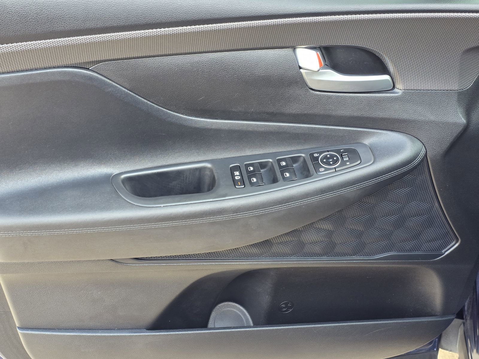 Used 2019 Hyundai Santa Fe SE image 15