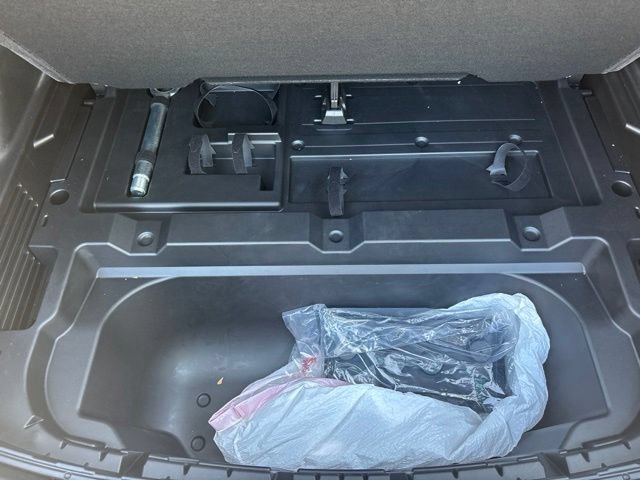 Certified 2024 Chevrolet Equinox EV RS FWD image 17