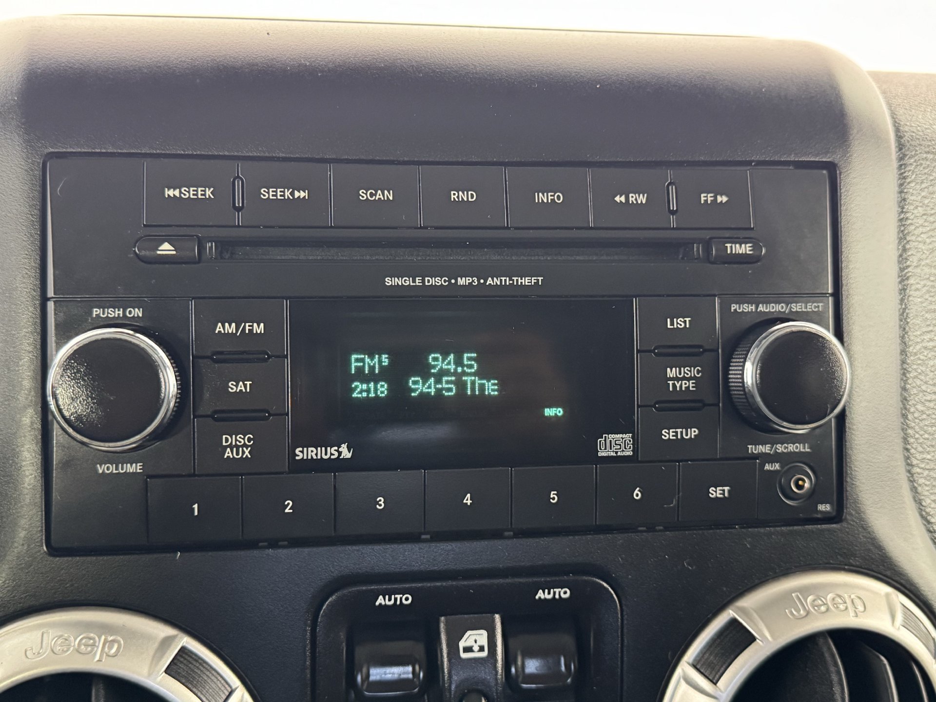 Used 2018 Jeep Wrangler Unlimited Sahara AWD/4WD image 23