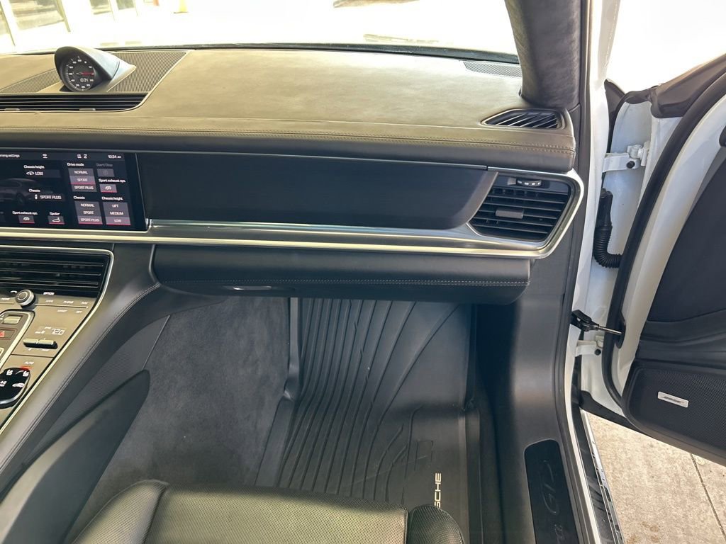 Used 2020 Porsche Panamera GTS image 26