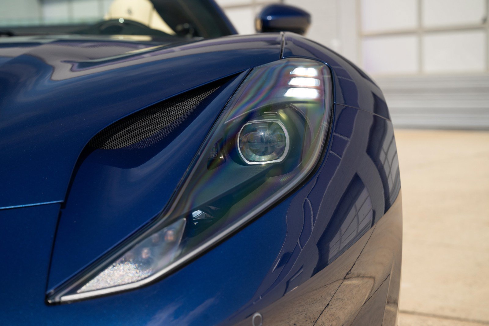 Used 2021 Ferrari 812 GTS RWD image 17