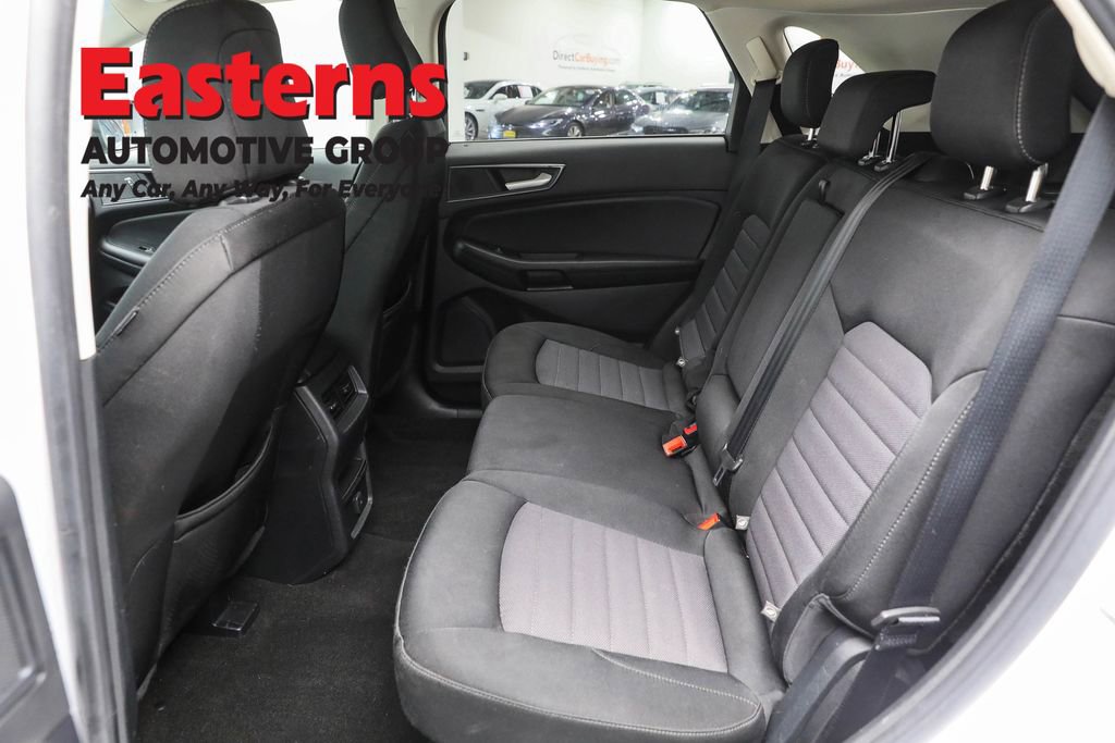 Used 2020 Ford Edge SE image 21