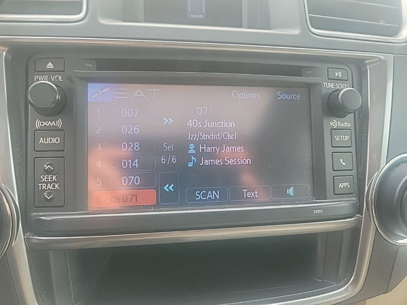 Used 2013 Toyota Highlander Limited AWD/4WD image 25