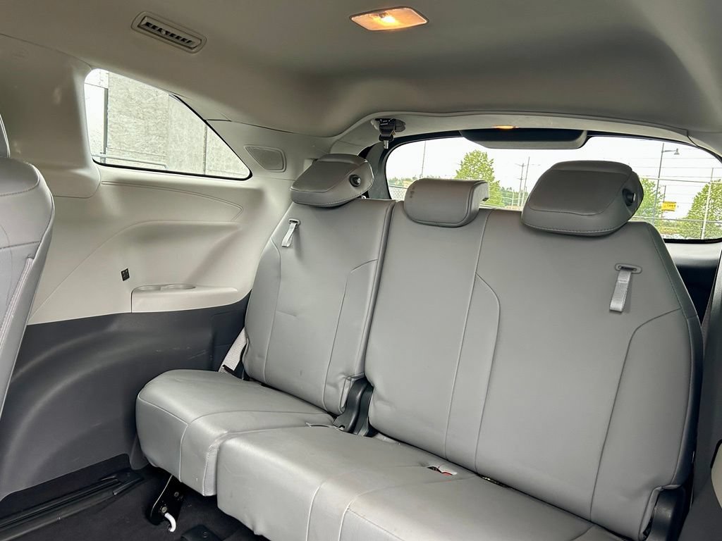 Certified 2022 Toyota Sienna XLE w/ XLE Plus Package FWD image 13