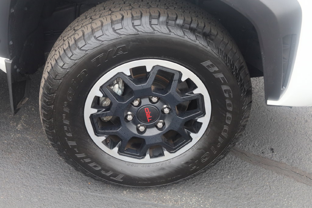 Used 2024 Toyota Tacoma TRD Off-Road w/ TRD Off Road Upgrade Package AWD/4WD image 18