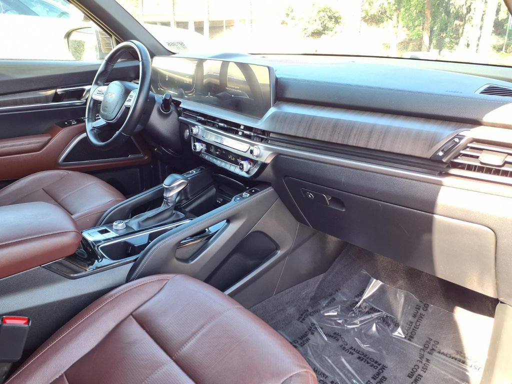 Certified 2023 Kia Telluride EX w/ EX Captain's Chair Package FWD image 13