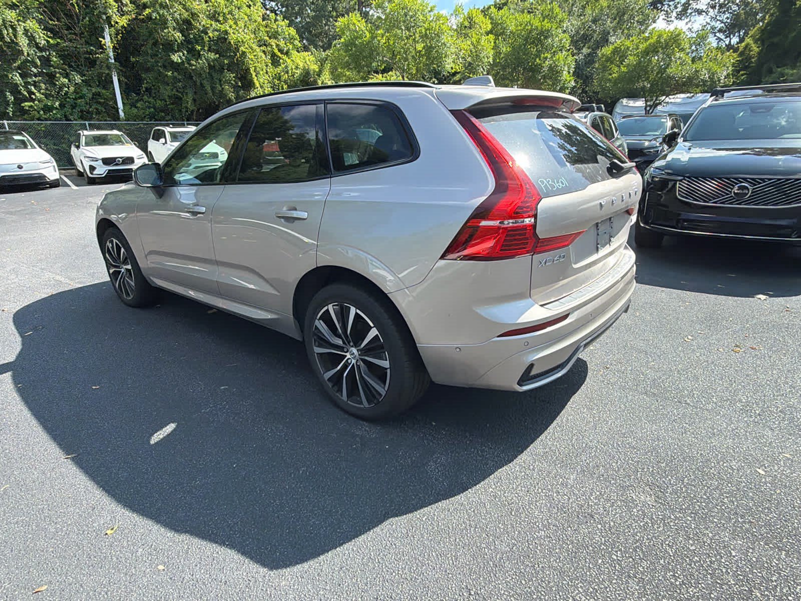 Used 2024 Volvo XC60 B5 Plus w/ Protection Package Premier AWD/4WD image 12