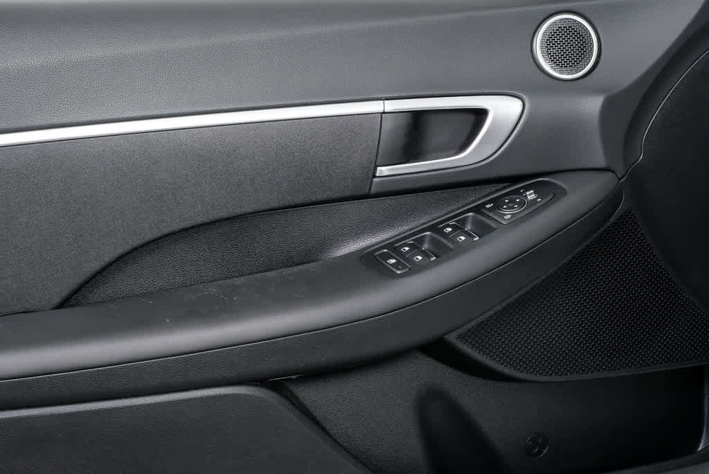 Certified 2023 Hyundai Sonata SE w/ Cargo Package image 6