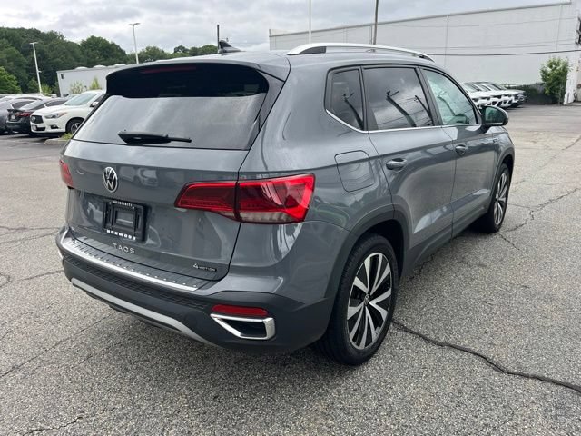 Used 2023 Volkswagen Taos SE AWD/4WD image 3