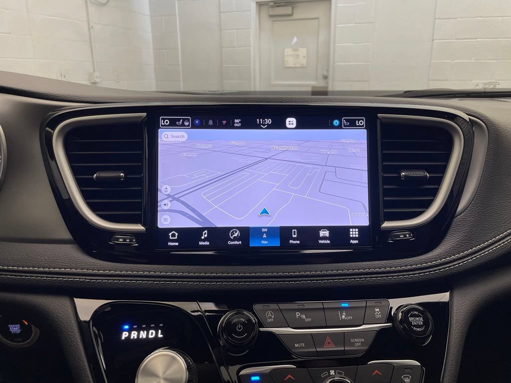 New 2027 Chrysler Pacifica Limited w/ S Appearance Package AWD/4WD image 13
