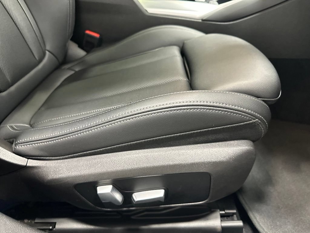 Used 2022 BMW 330i xDrive Sedan AWD/4WD image 55