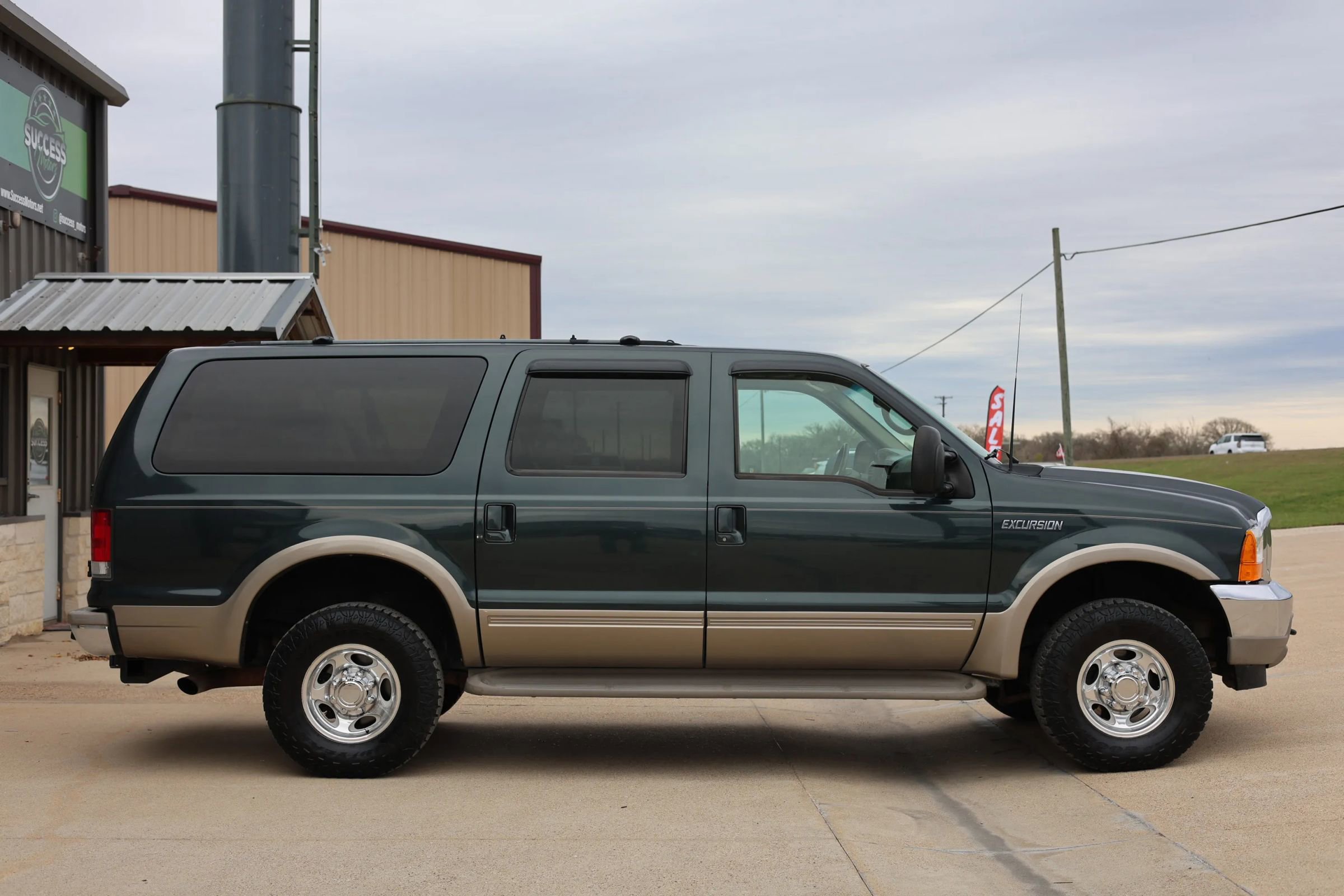 Used 2000 Ford Excursion Limited image 2