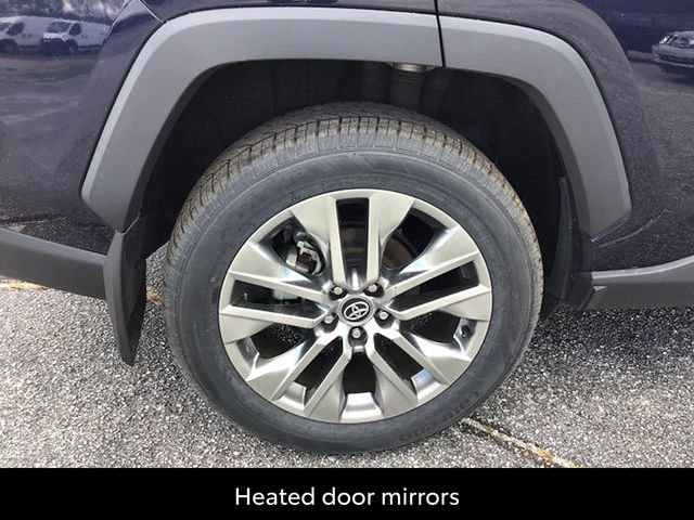 Used 2020 Toyota RAV4 XLE Premium image 10